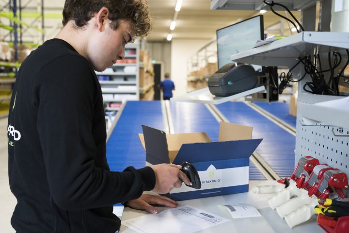 packstraat in het magazijn van Vitakruid